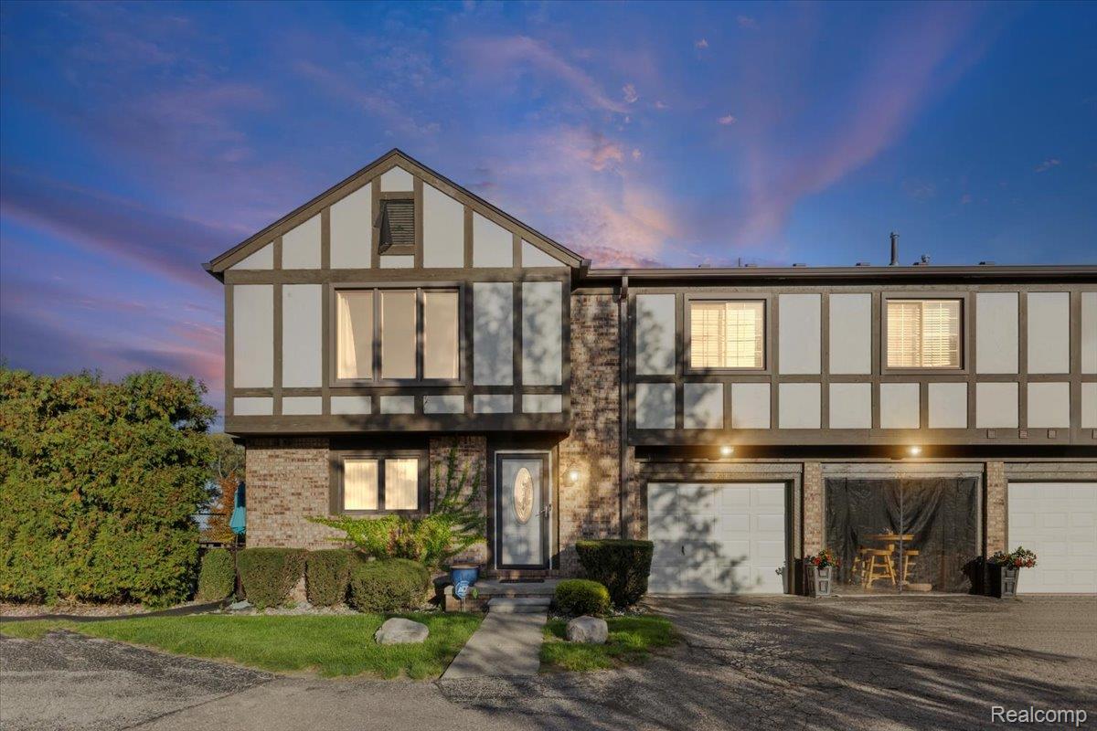 203 Lac Sainte Claire Drive