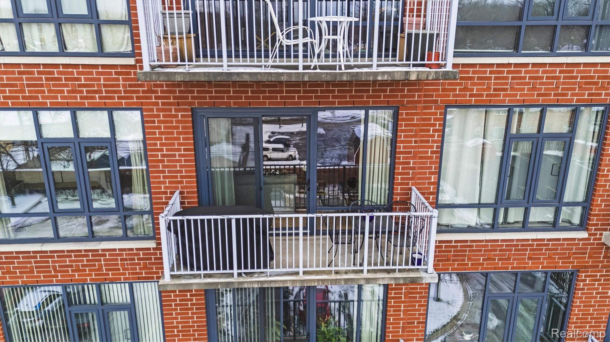 101 Curry Avenue 512