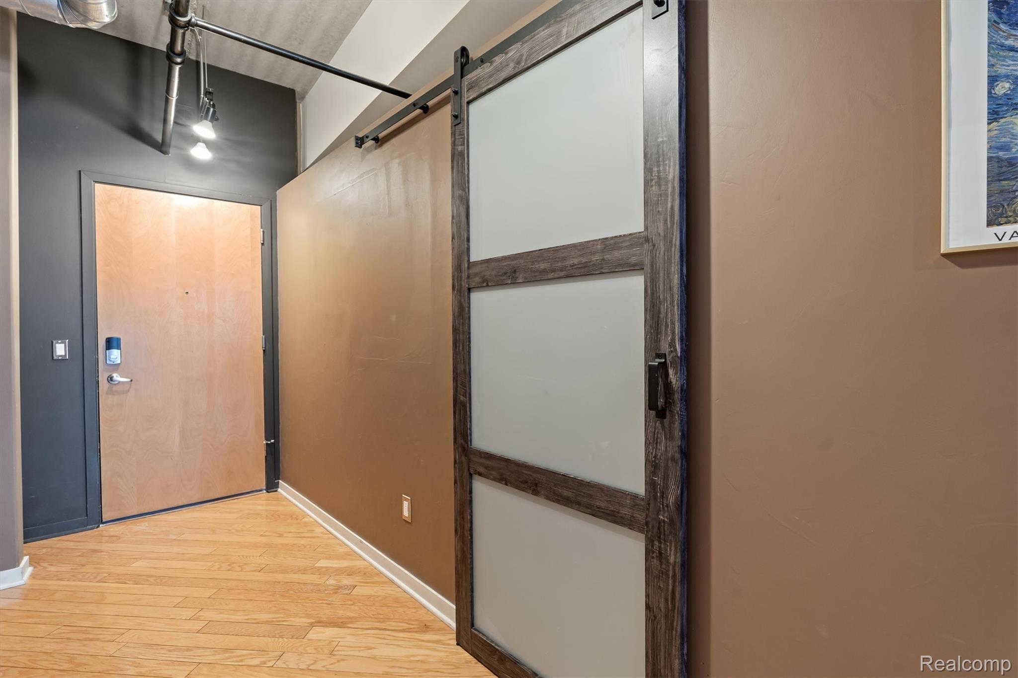 101 Curry Avenue 512