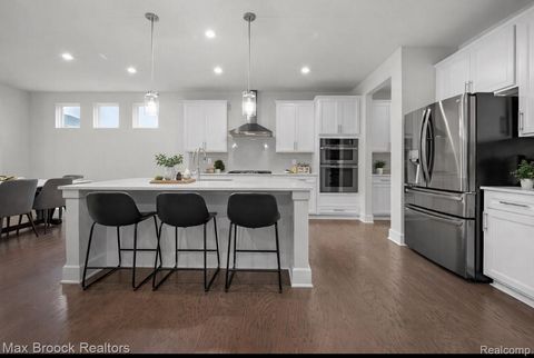 2610 IRONTON Drive Commerce Charter Township MI 48382