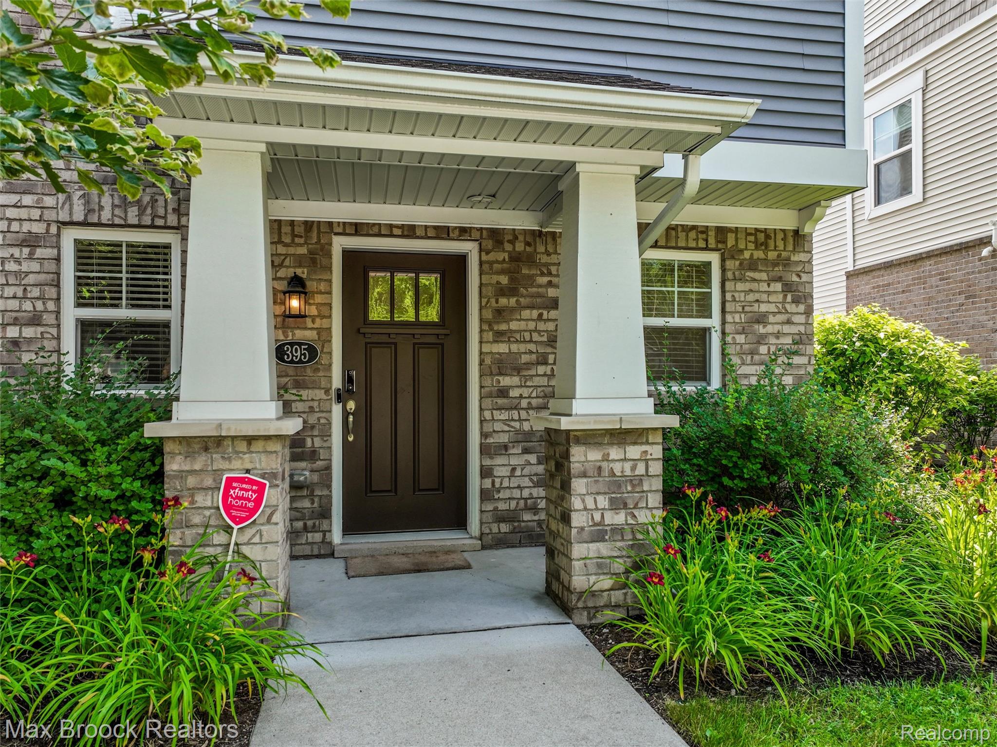 395 Glendale Lane