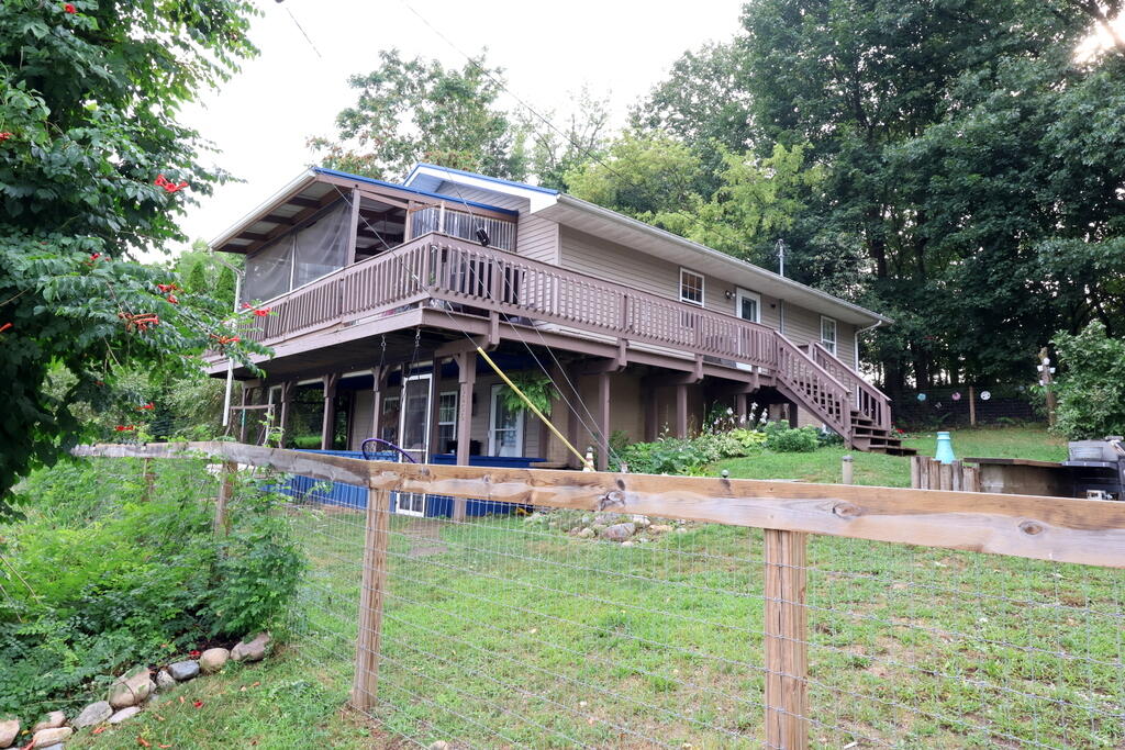 5656 Paradise Drive