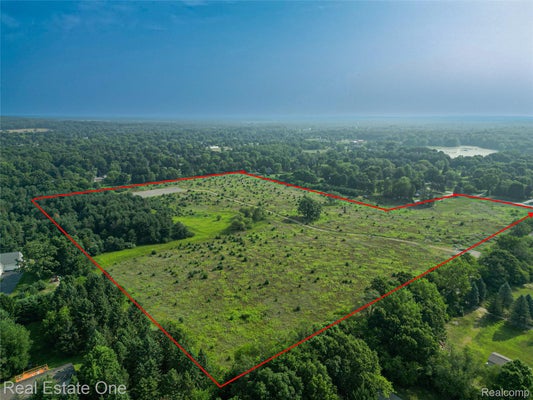 1915 N HICKORY RIDGE RD, HIGHLAND, MI 48357 - Image b9bd9aabe8262d0cacf0776fbae832db/979121846