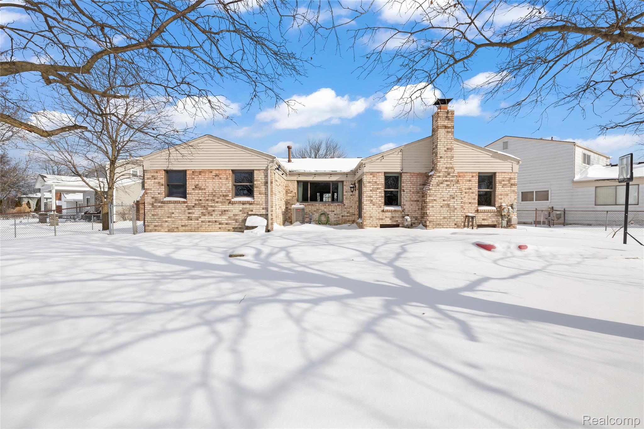 42745 Redfern Street