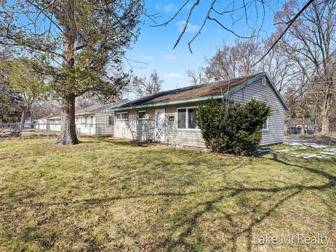Tiny photo for 38 W Coolidge Avenue W, Bedford Charter Township, MI 49037 (MLS # 65026005997)