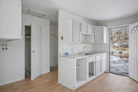 Tiny photo for 38 W Coolidge Avenue W, Bedford Charter Township, MI 49037 (MLS # 65026005997)