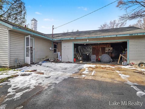 Tiny photo for 38 W Coolidge Avenue W, Bedford Charter Township, MI 49037 (MLS # 65026005997)