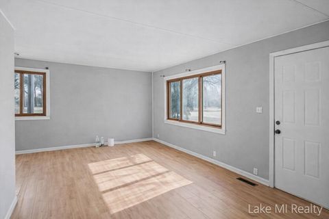 Tiny photo for 38 W Coolidge Avenue W, Bedford Charter Township, MI 49037 (MLS # 65026005997)