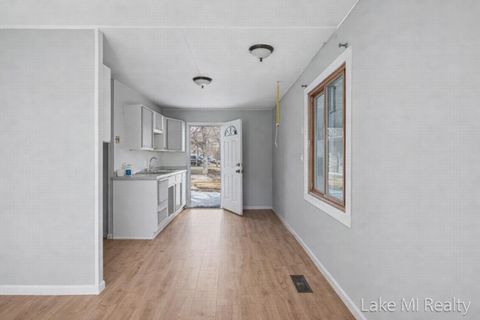 Tiny photo for 38 W Coolidge Avenue W, Bedford Charter Township, MI 49037 (MLS # 65026005997)