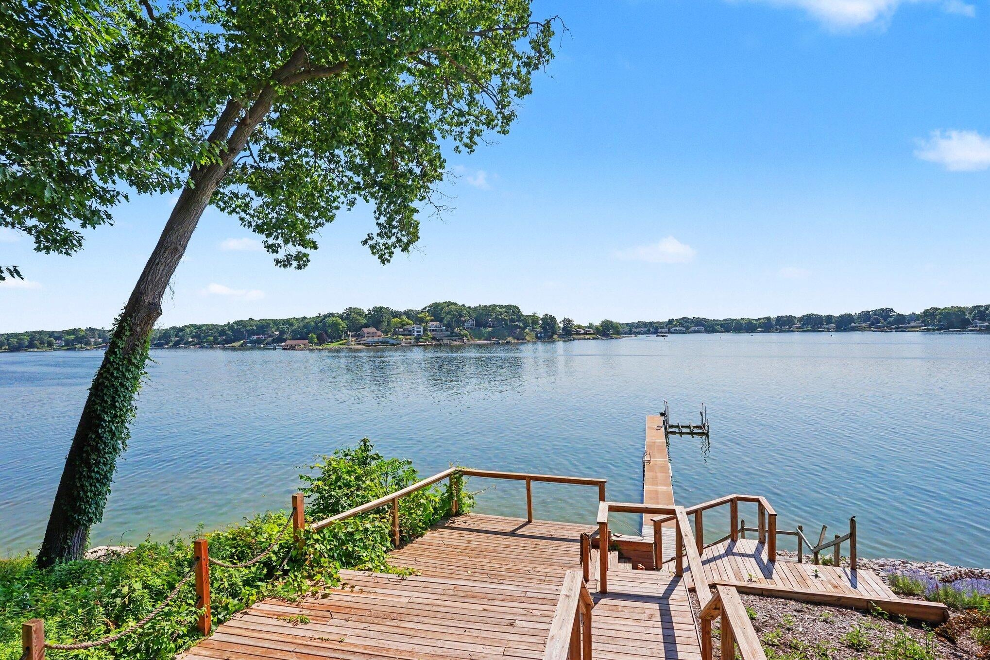16115 Harbor View Drive