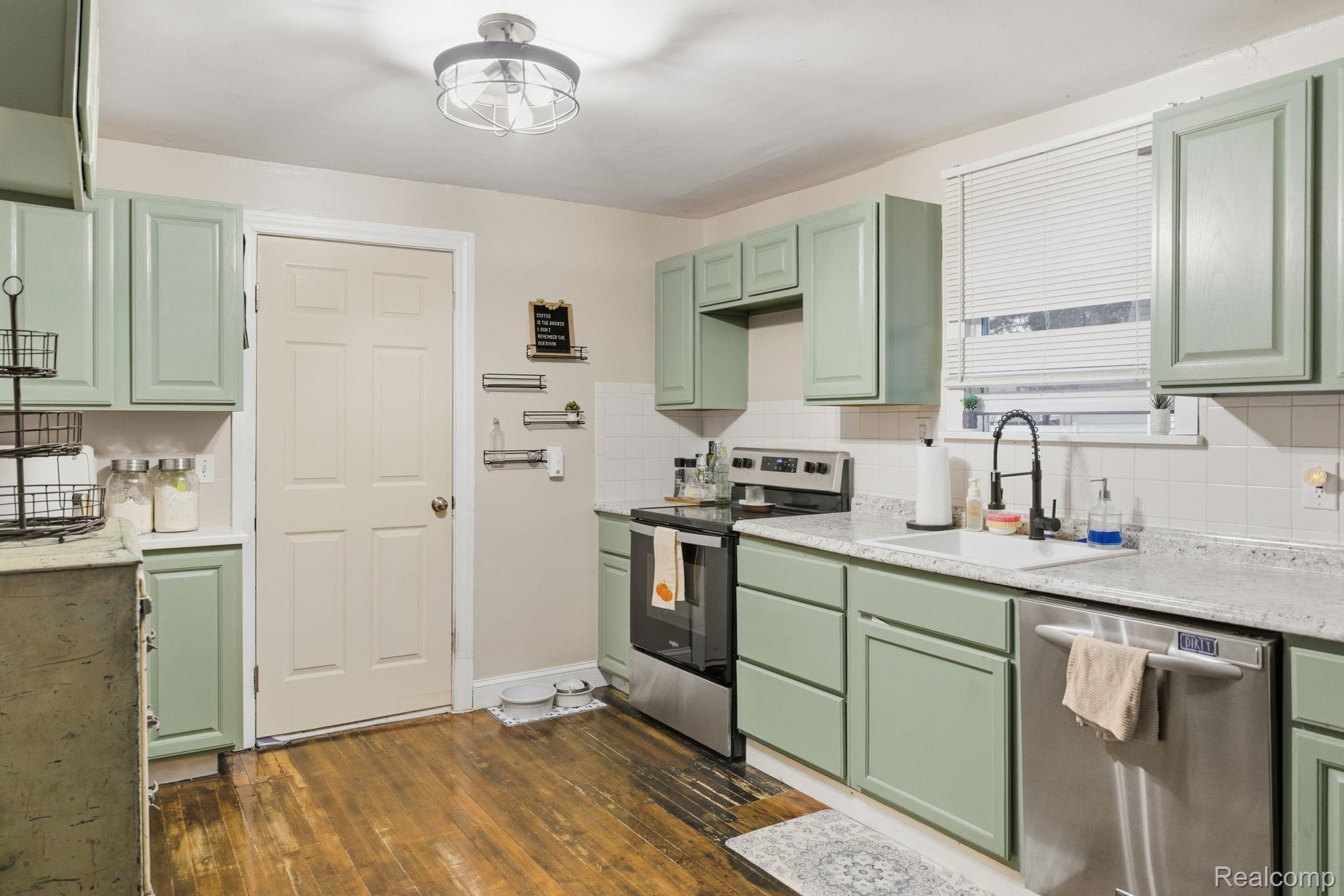 22646 Stephens Street