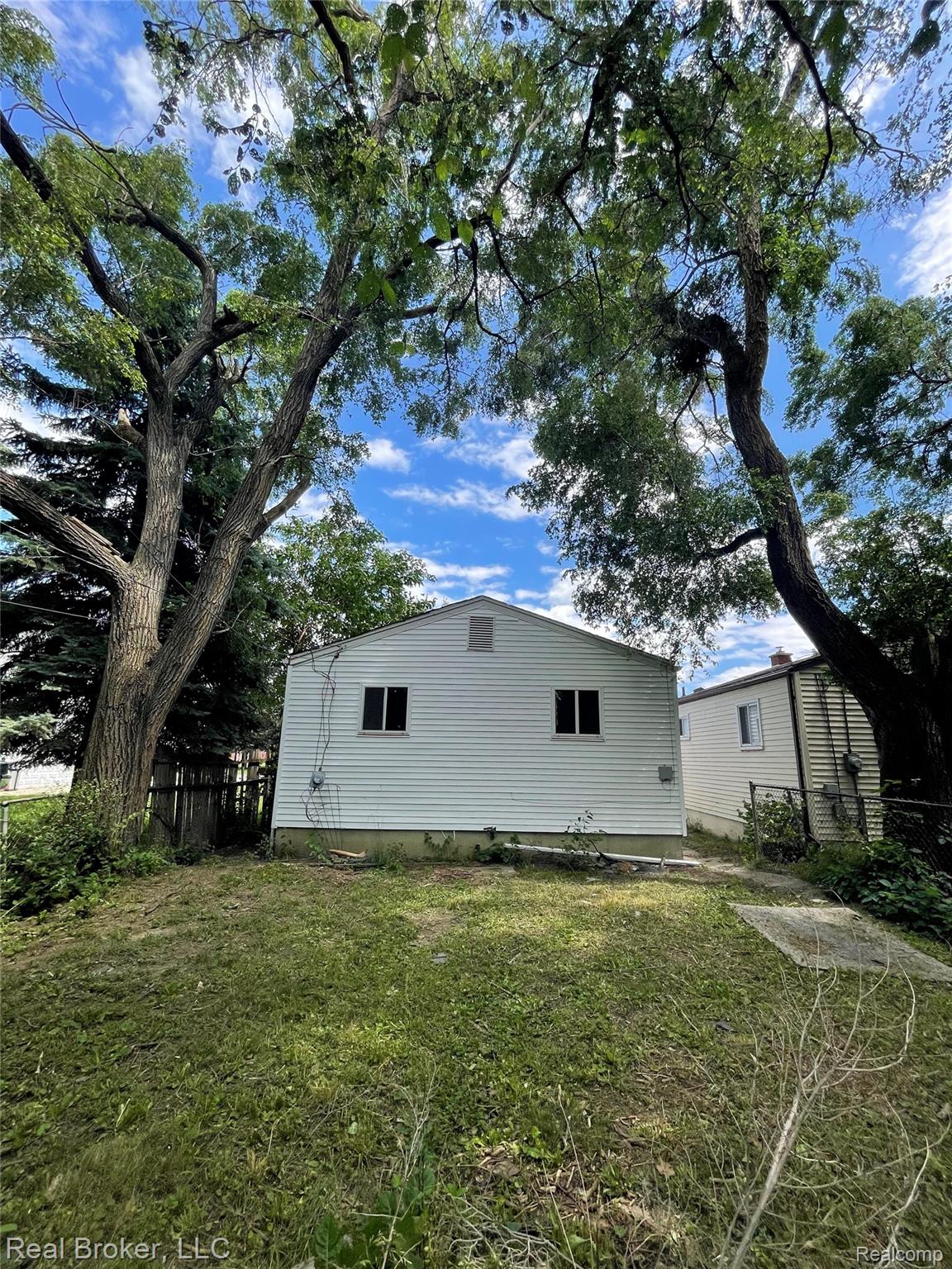4244 6th Street