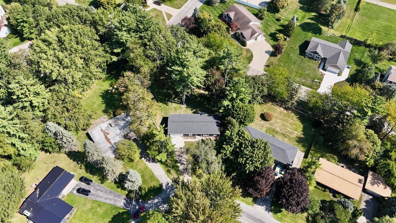 2588 E Greendale Drive