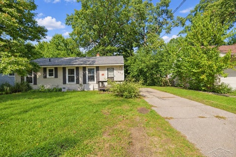 Tiny photo for 1960 Calvin Avenue, Muskegon City, MI 49442 (MLS # 61050225472)