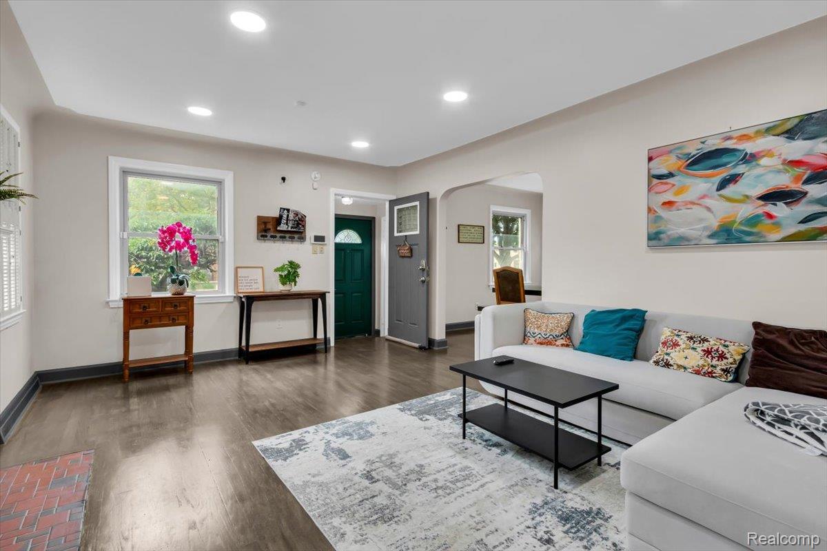 476 Touraine Road