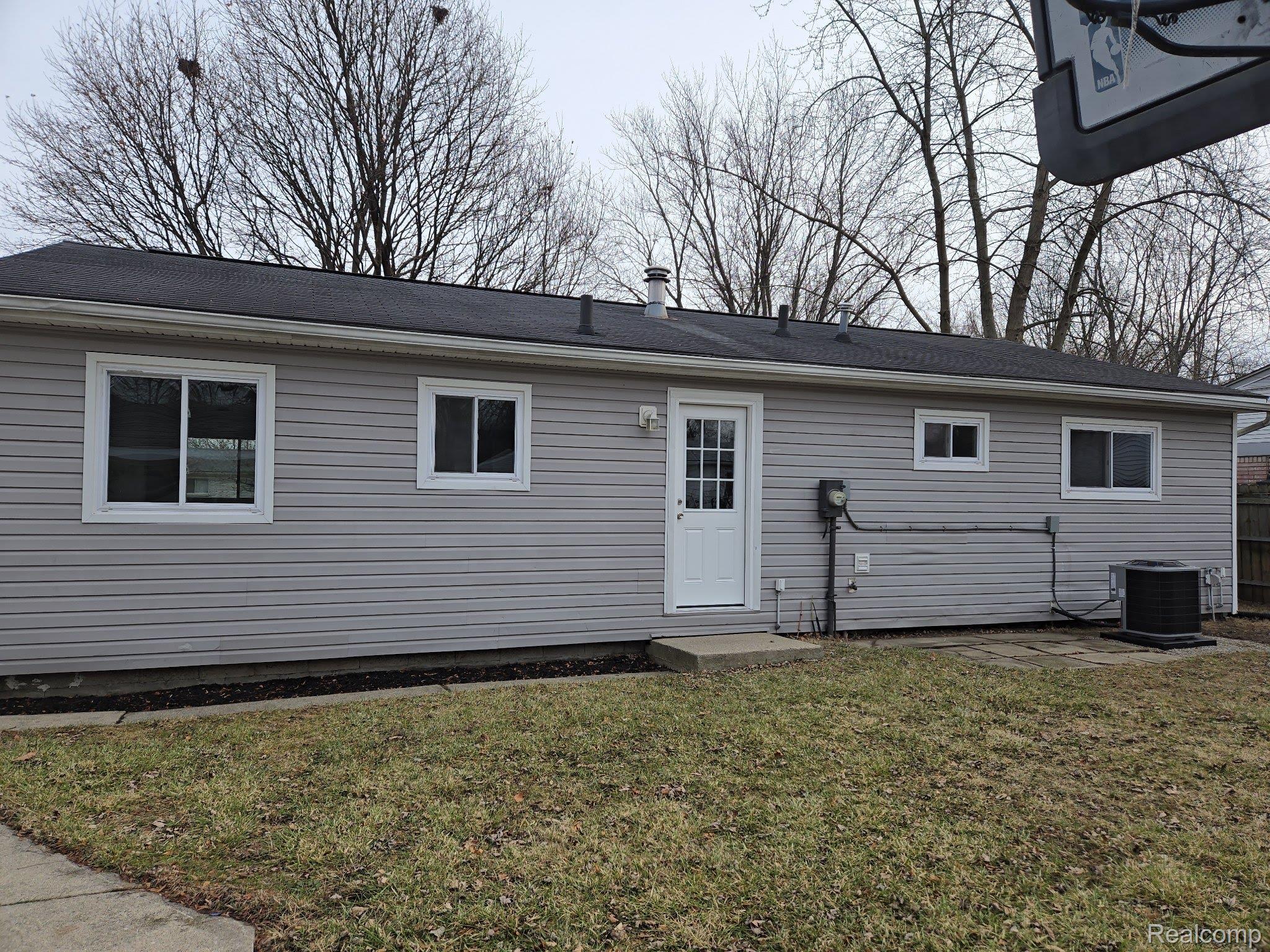 15532 Wellington Street