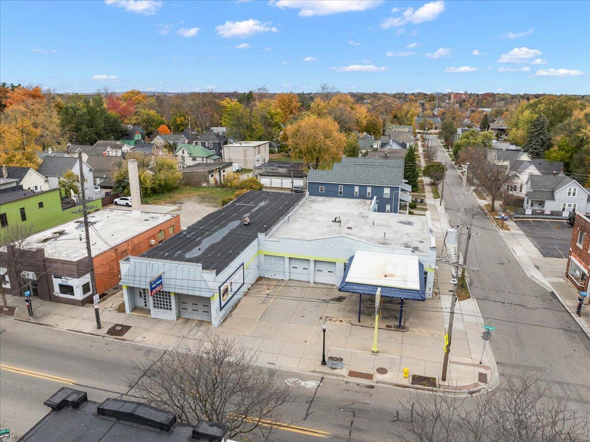 935 & 939 Fulton Street E