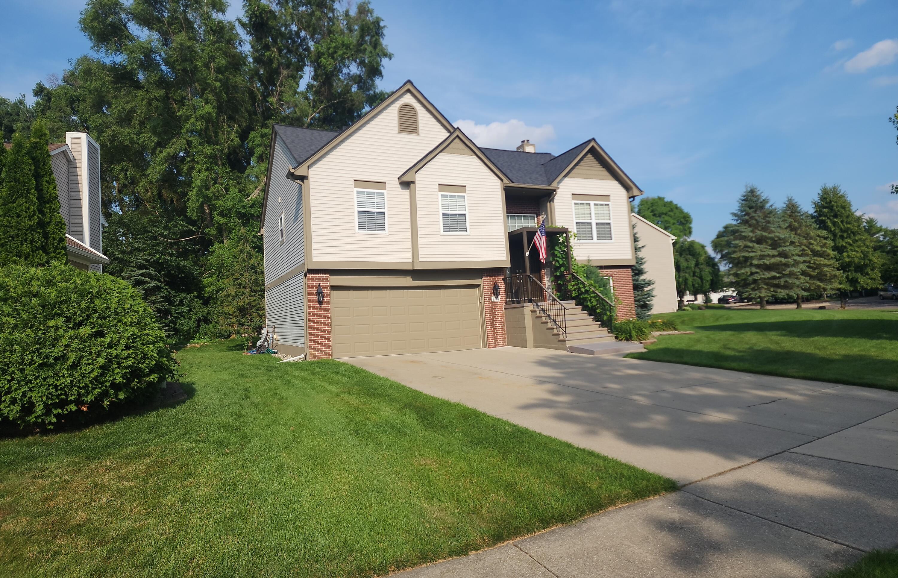 1384 Pond View Court