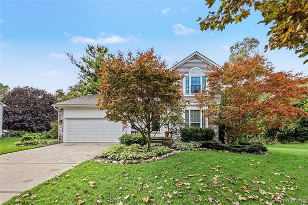 6113 LAKE WALDON DR, CLARKSTON, MI 48346 - Image b9f41b7b56b2b4baa1e95053f604d5fa/2807078638