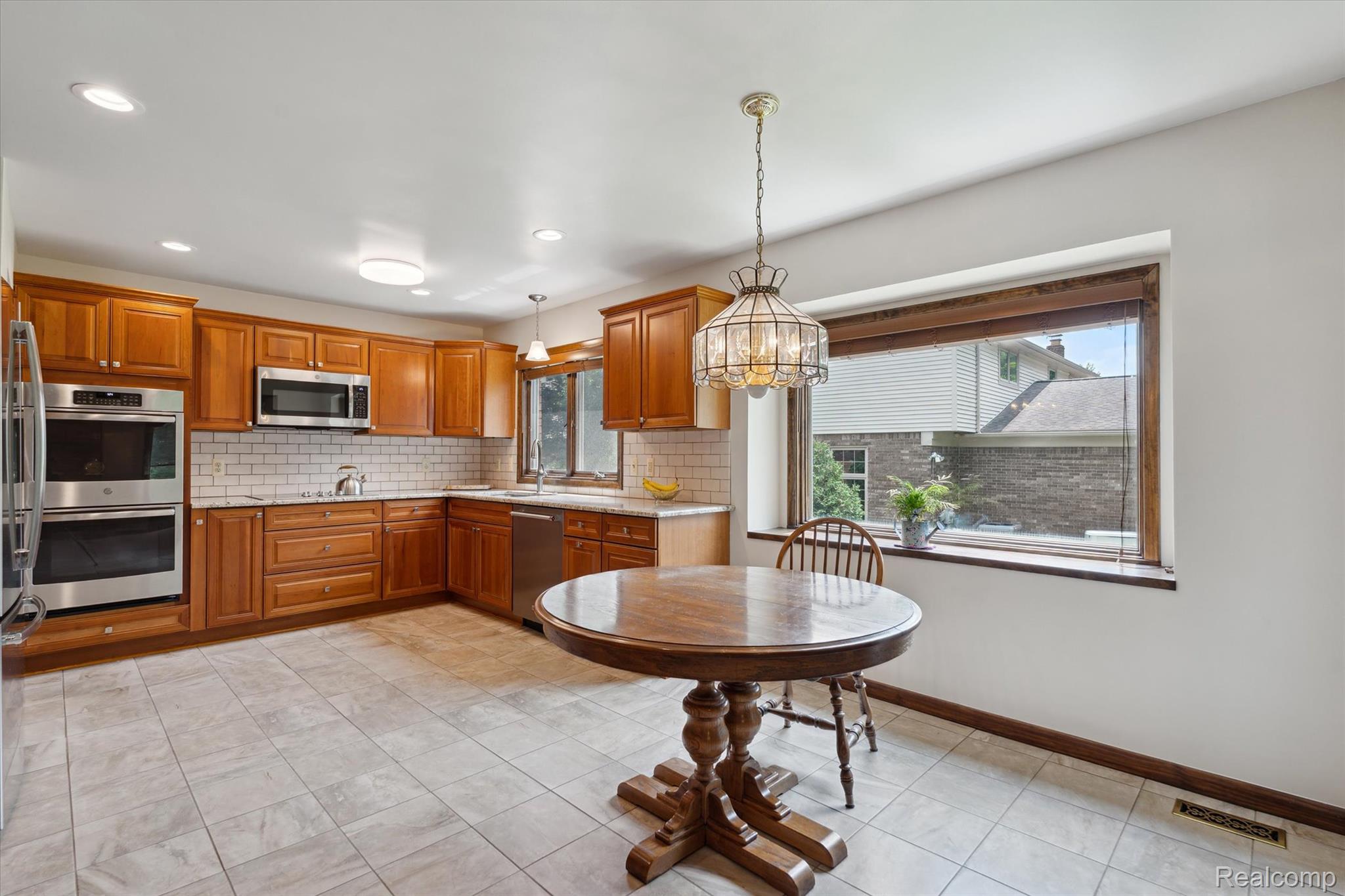 Rochester Hills City, Michigan 48309, United States, 3 Bedrooms Bedrooms, ,3 BathroomsBathrooms,Residential,Active,169719