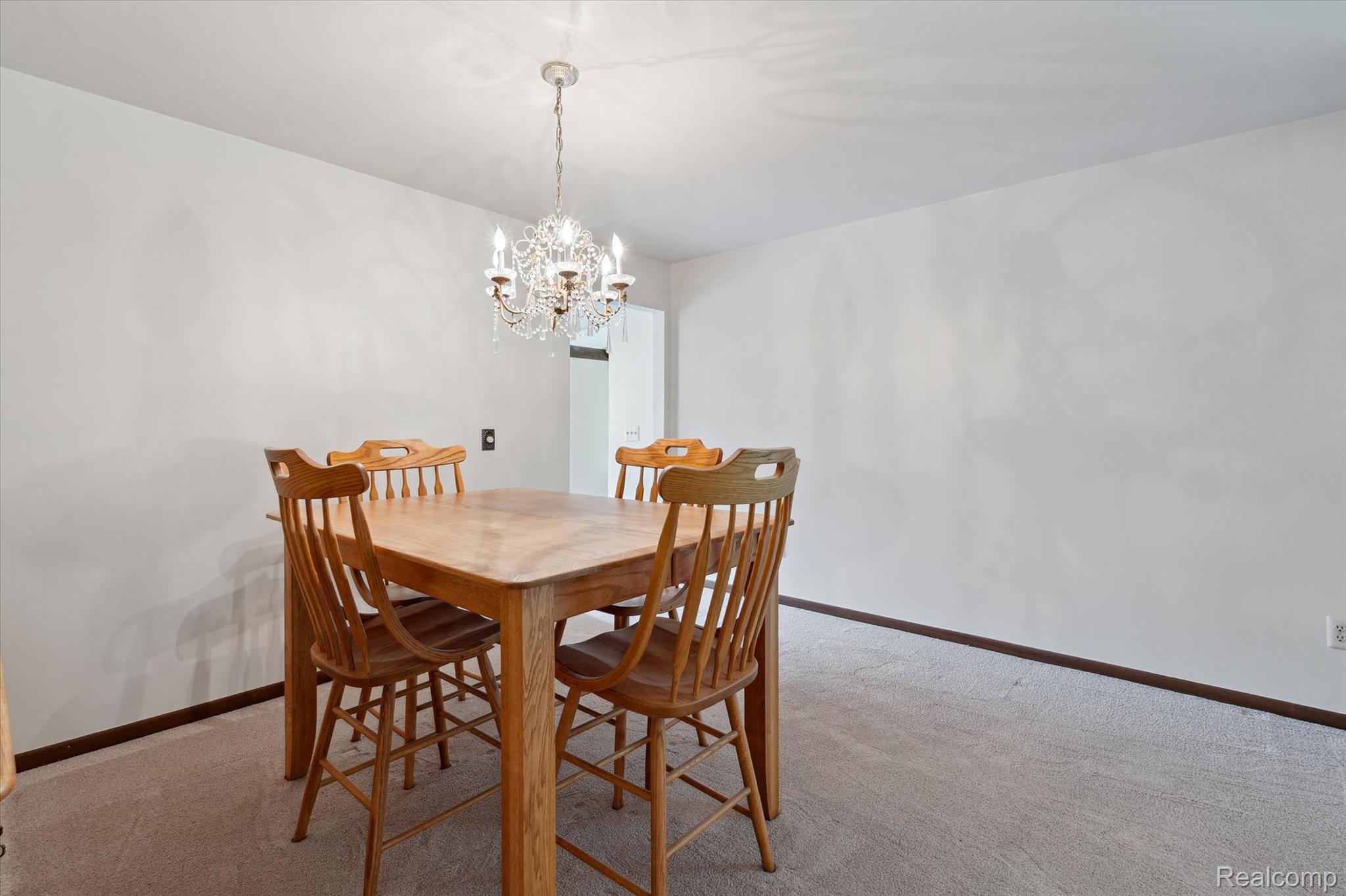 Rochester Hills City, Michigan 48309, United States, 3 Bedrooms Bedrooms, ,3 BathroomsBathrooms,Residential,Active,169719