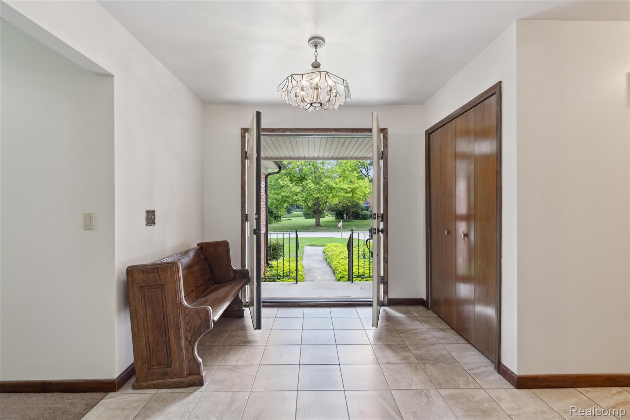 Rochester Hills City, Michigan 48309, United States, 3 Bedrooms Bedrooms, ,3 BathroomsBathrooms,Residential,Active,169719