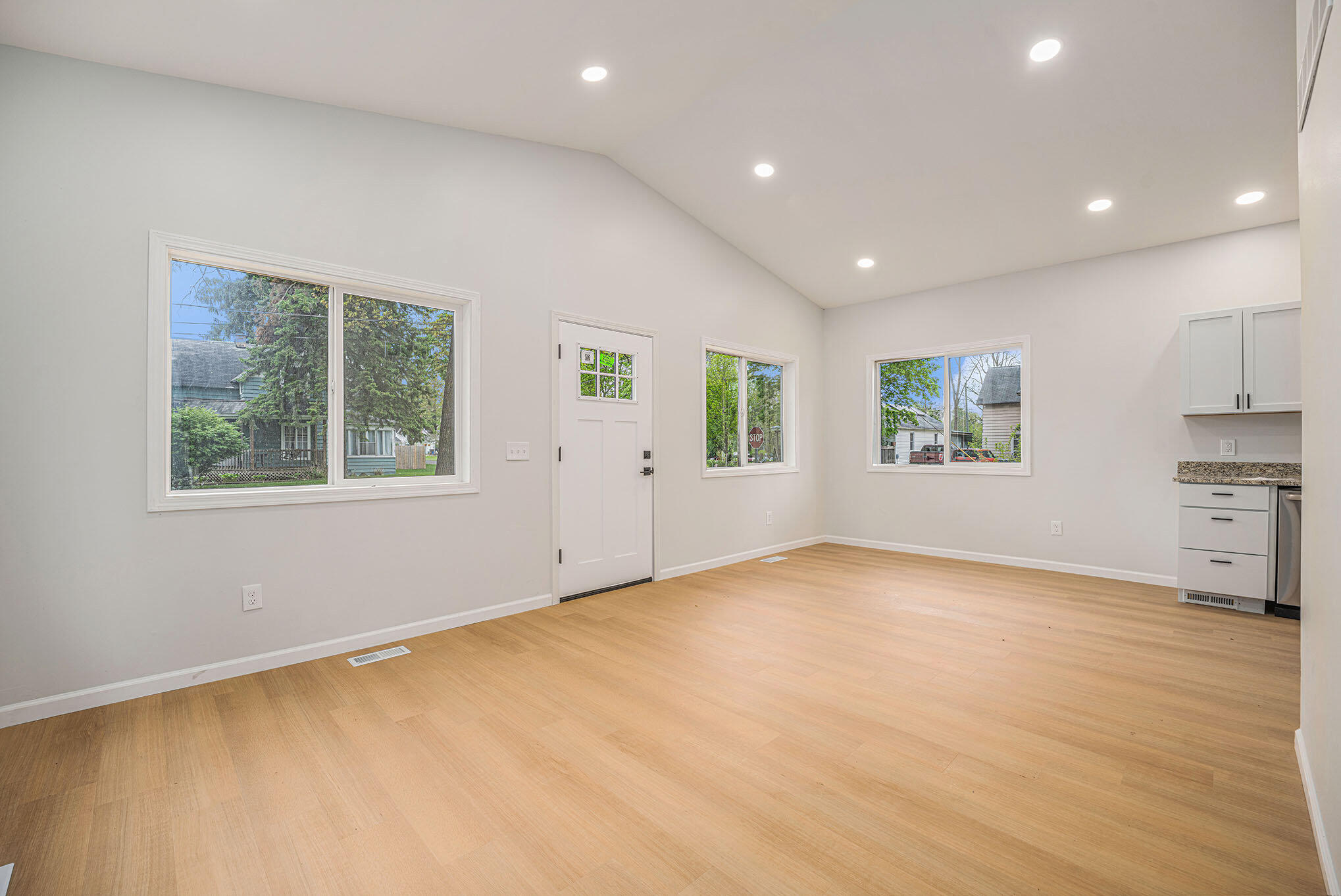 Gobles City Van Buren, Michigan 49055, United States, 3 Bedrooms Bedrooms, ,2 BathroomsBathrooms,Residential,Active,132180