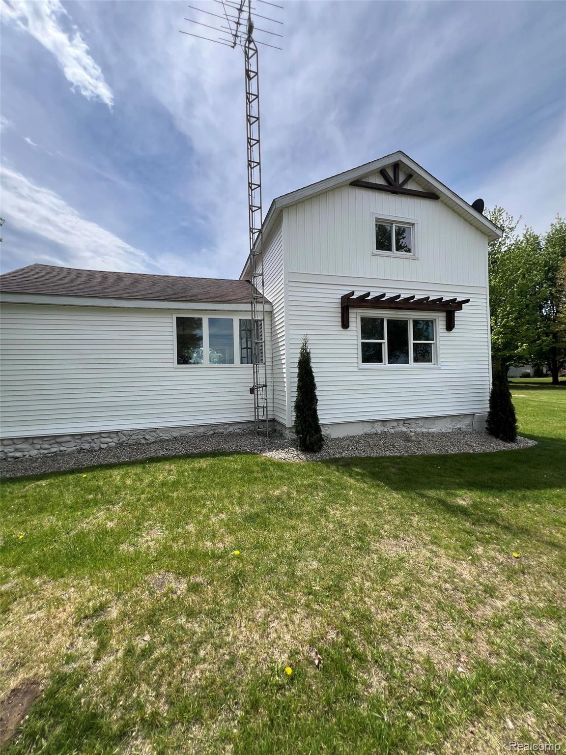 12301 Niblock Road
