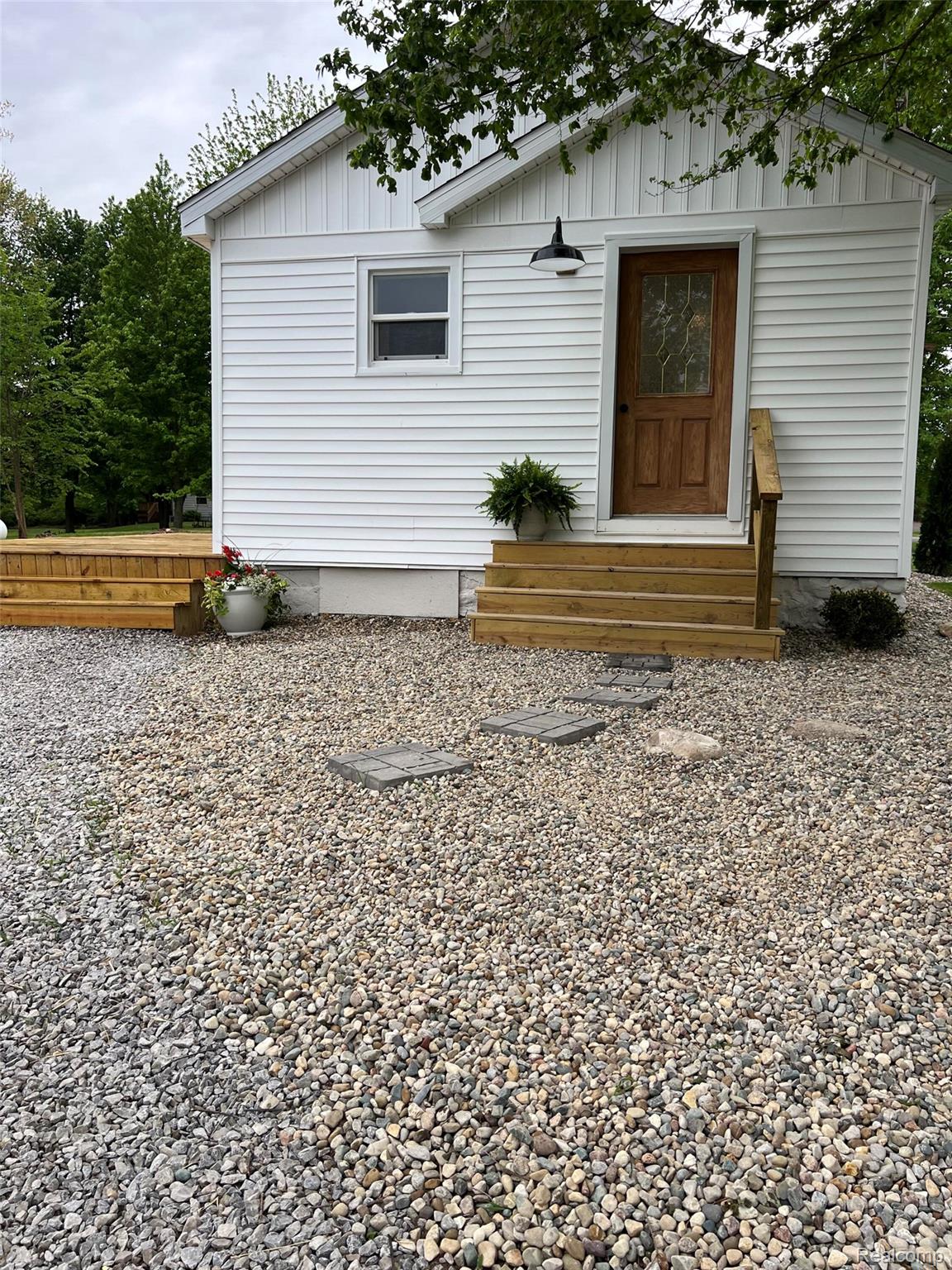 12301 Niblock Road
