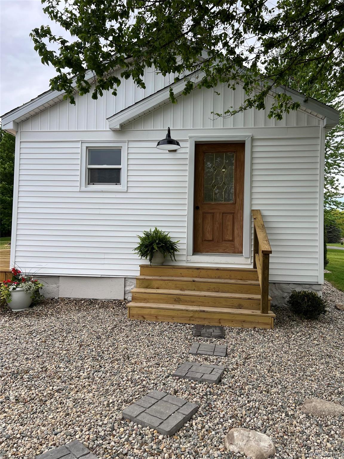 12301 Niblock Road