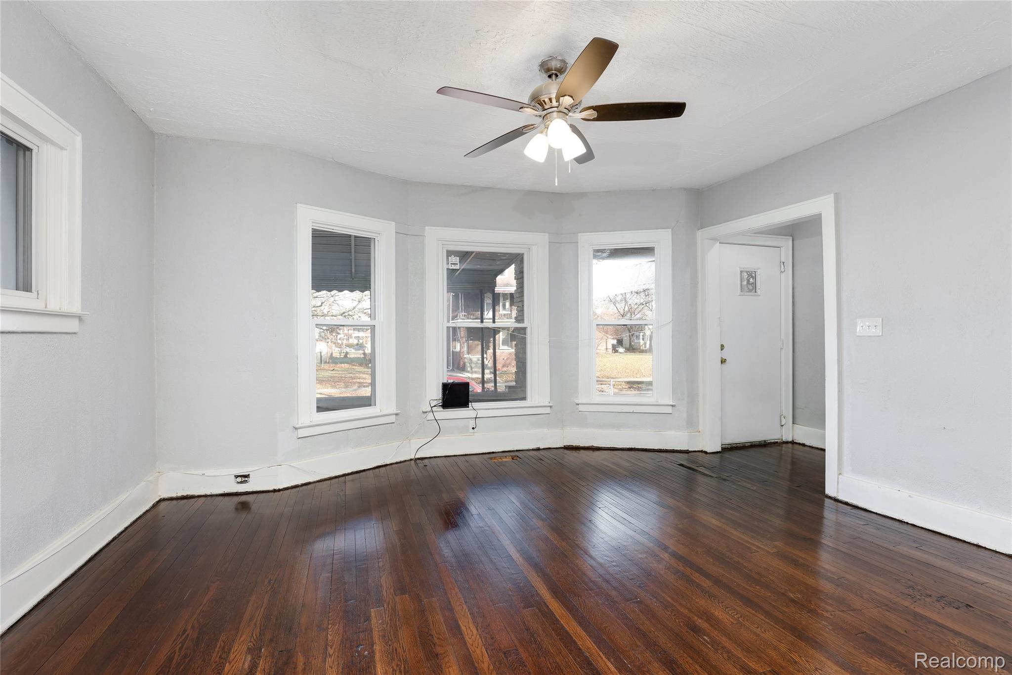 7627 Woodrow Wilson Street