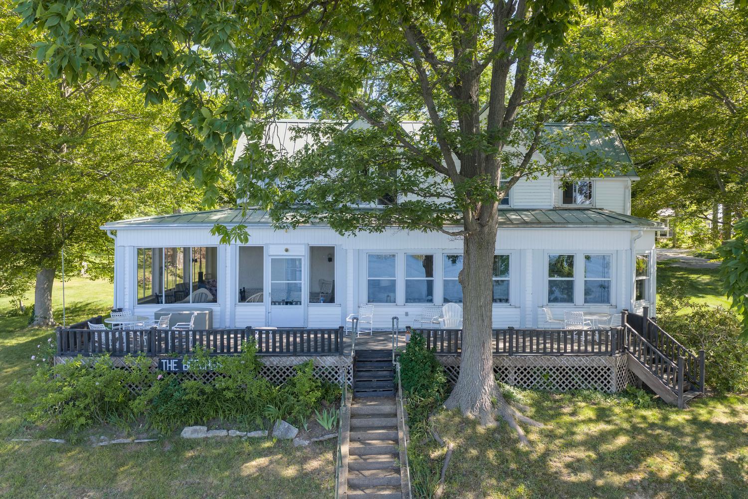 61305 Crooked Creek Road
