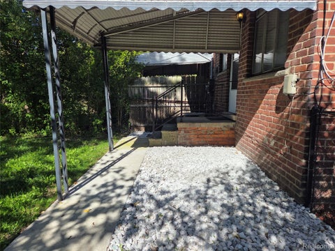 Tiny photo for 21861 Coolidge Highway, Oak Park City, MI 48237 (MLS # 20261083116)