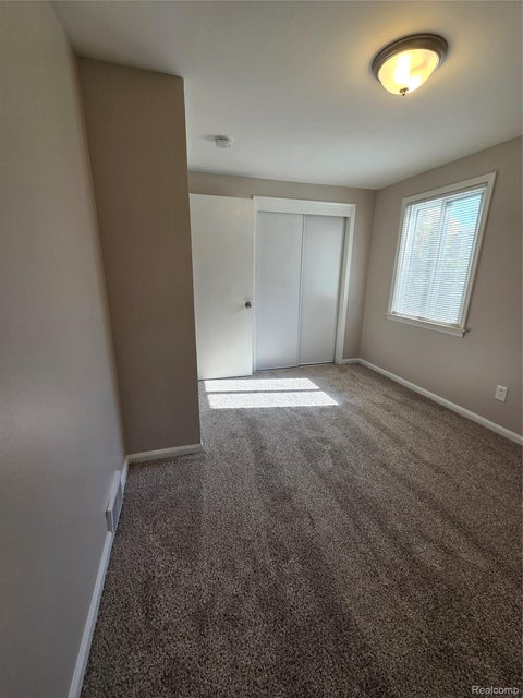 Tiny photo for 21861 Coolidge Highway, Oak Park City, MI 48237 (MLS # 20261083116)