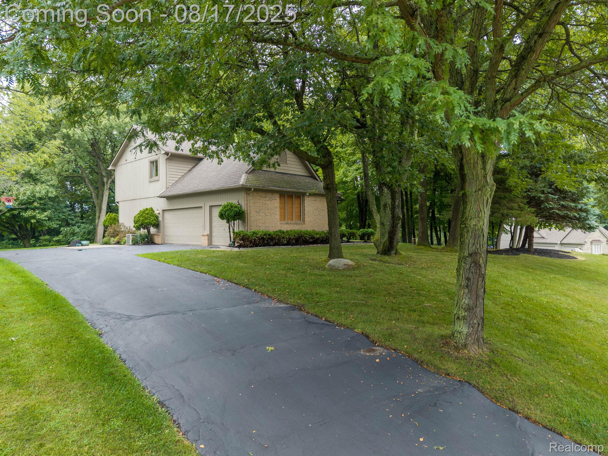 9830 Oak Valley Drive