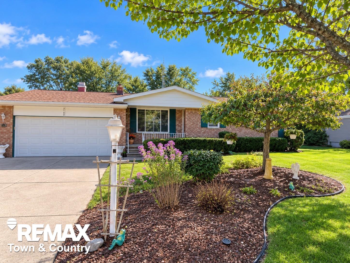 2100 Hardwood Drive