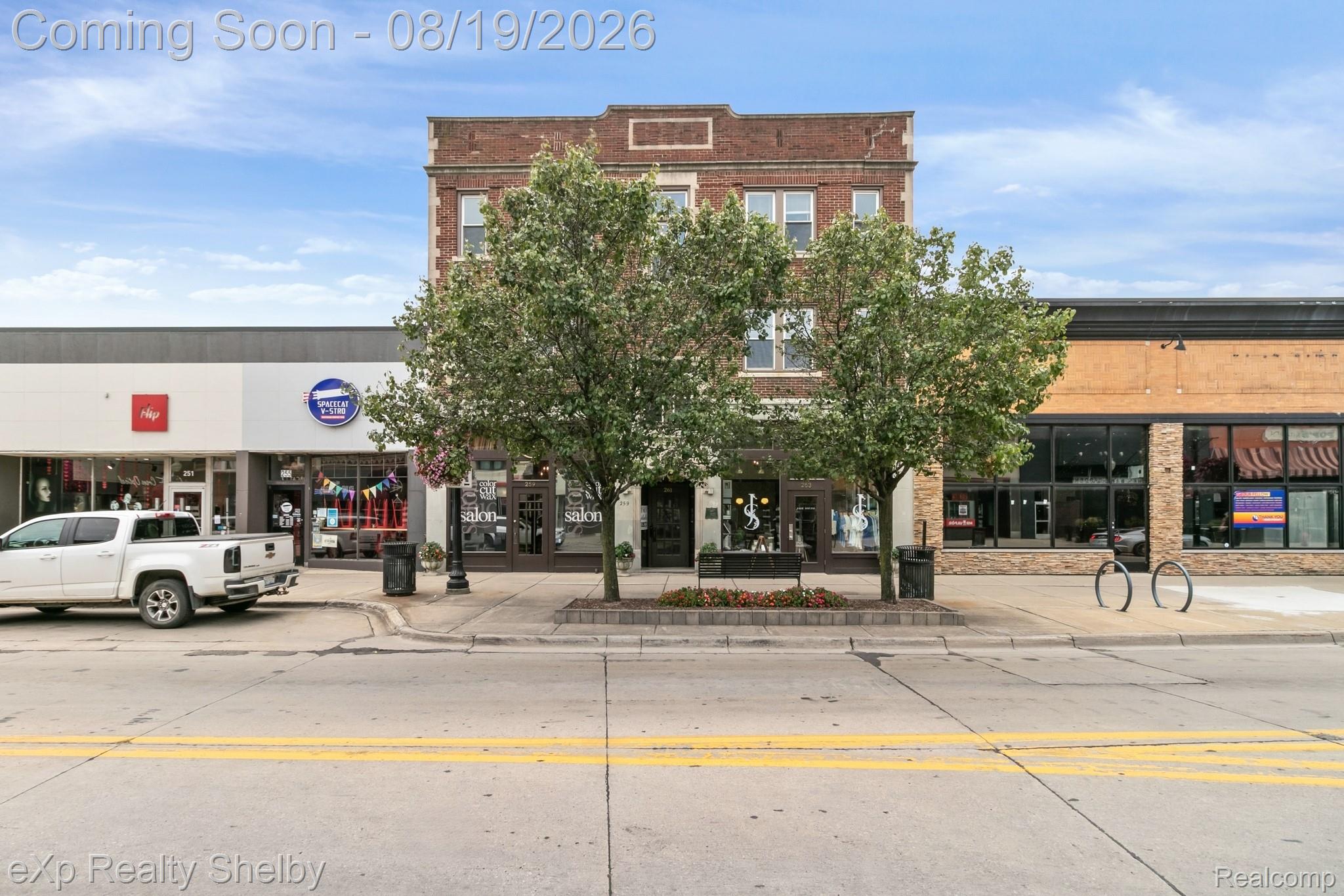 259 W 9 Mile