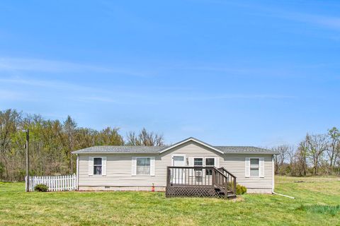 1905 E Fitchburg Road Bunker Hill Township Ingham MI 49285