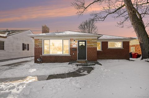 15164 Deerfield Avenue Eastpointe City MI 48021