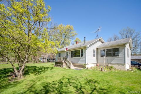 840 W Rose Center Road Holly Township MI 48442