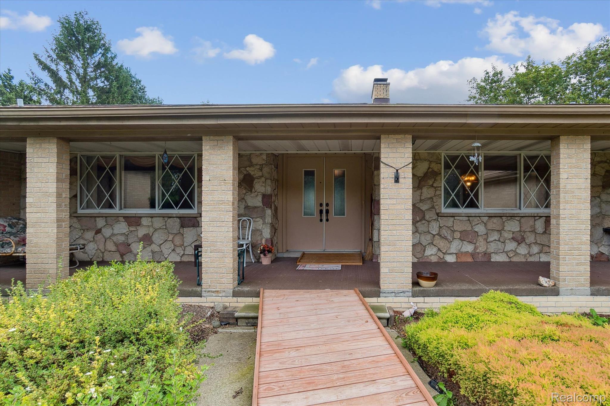 7670 7 Mile Road