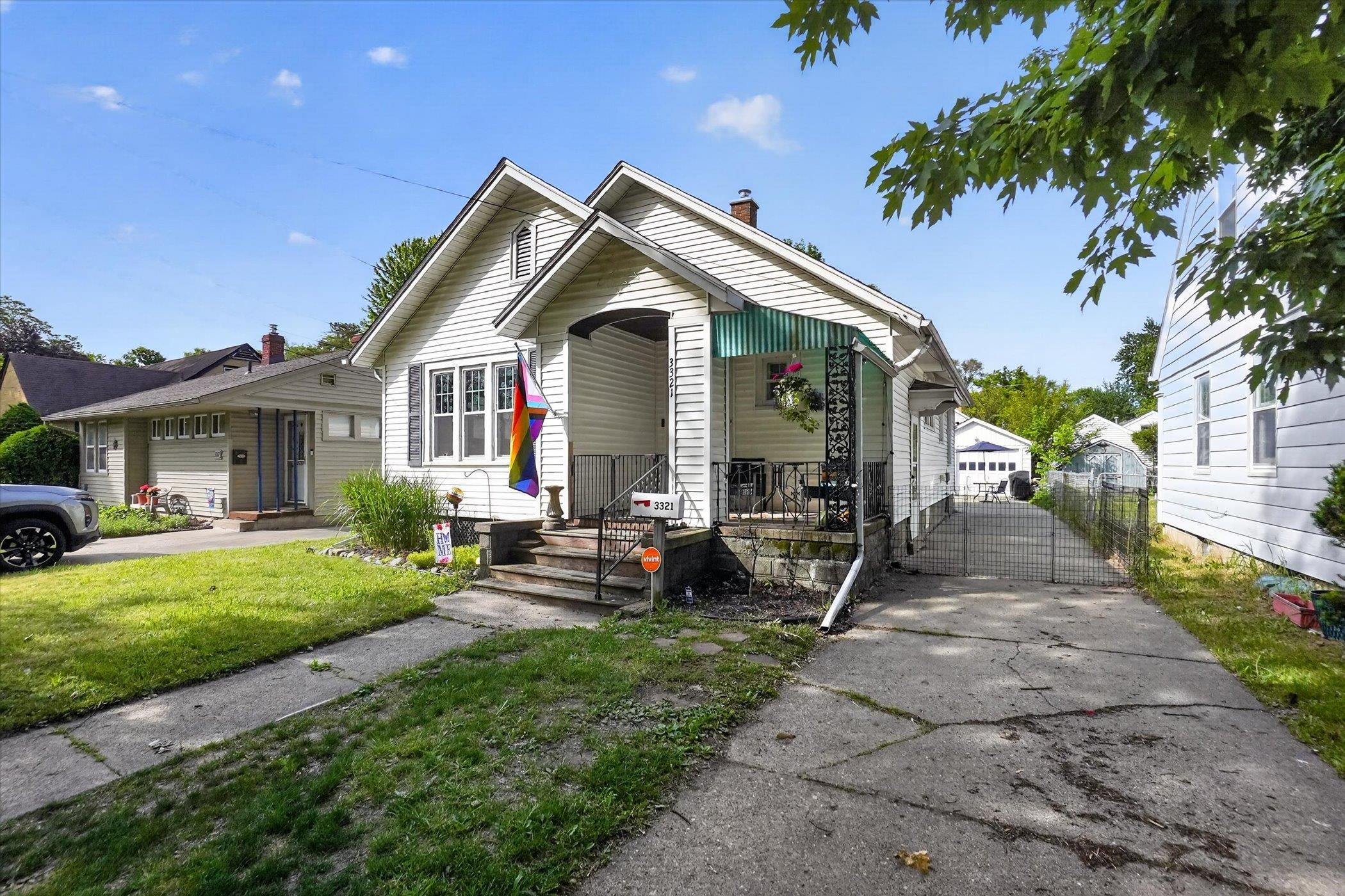 3321 Court Street