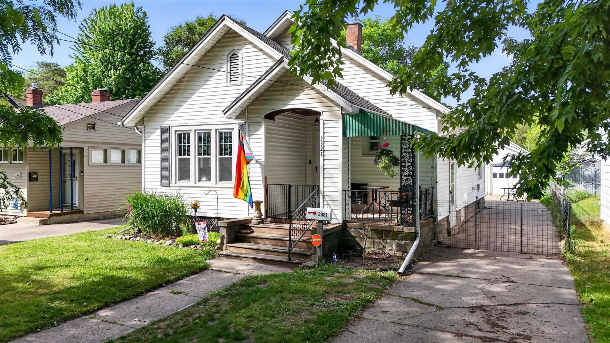 3321 Court Street