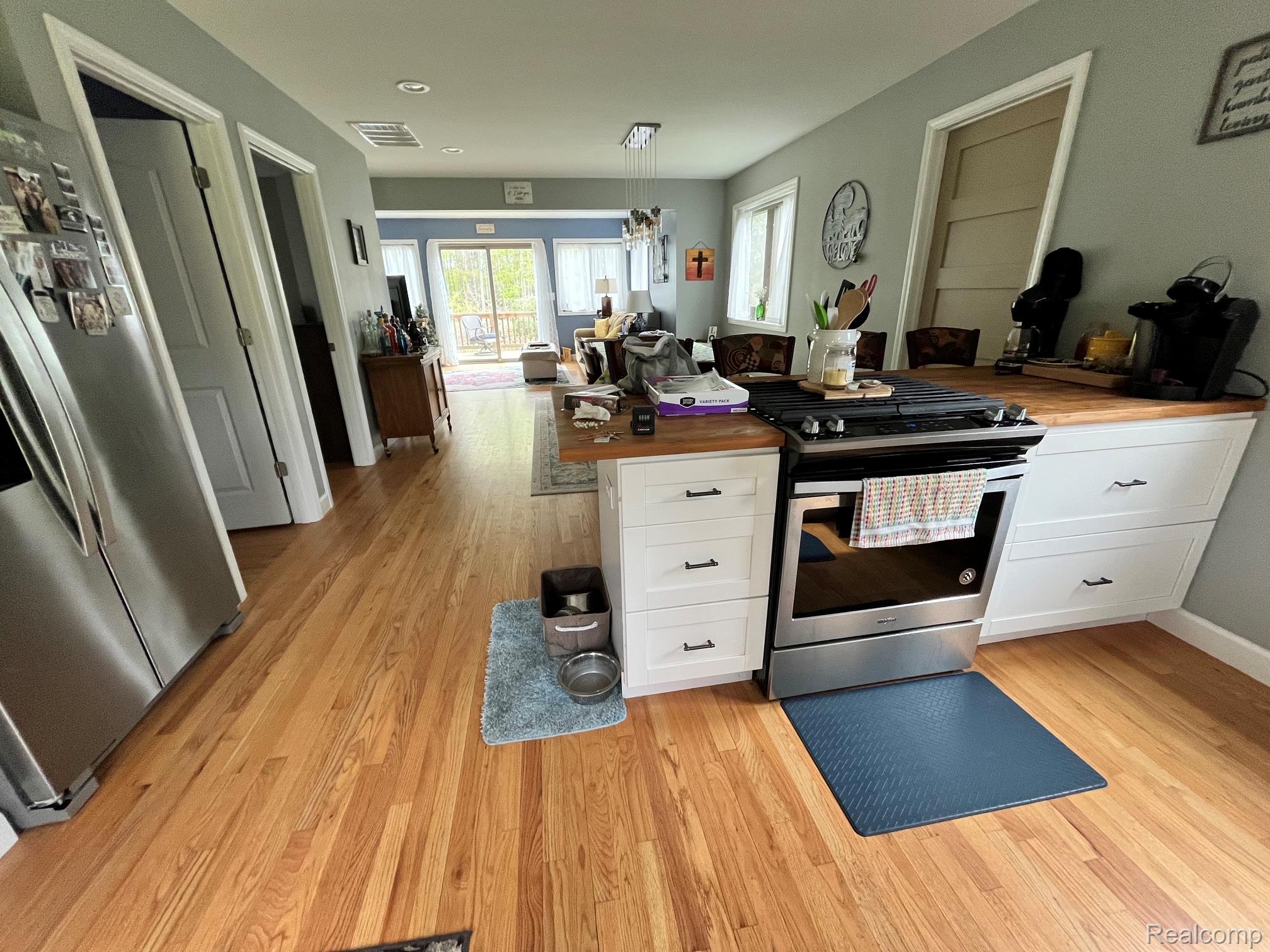 5036 Woodland Lane