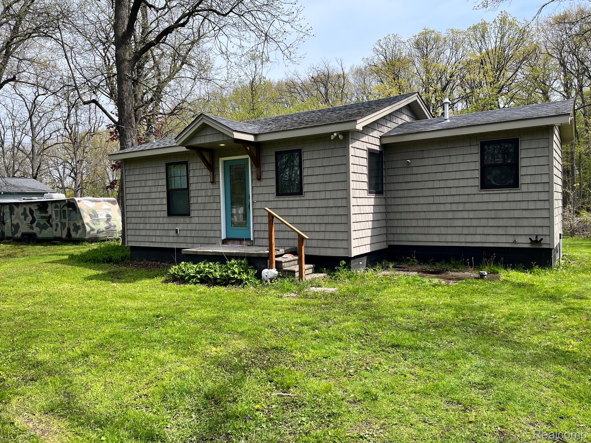 5036 Woodland Lane