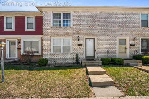 2775 Seaton Circuit W Warren City MI 48091