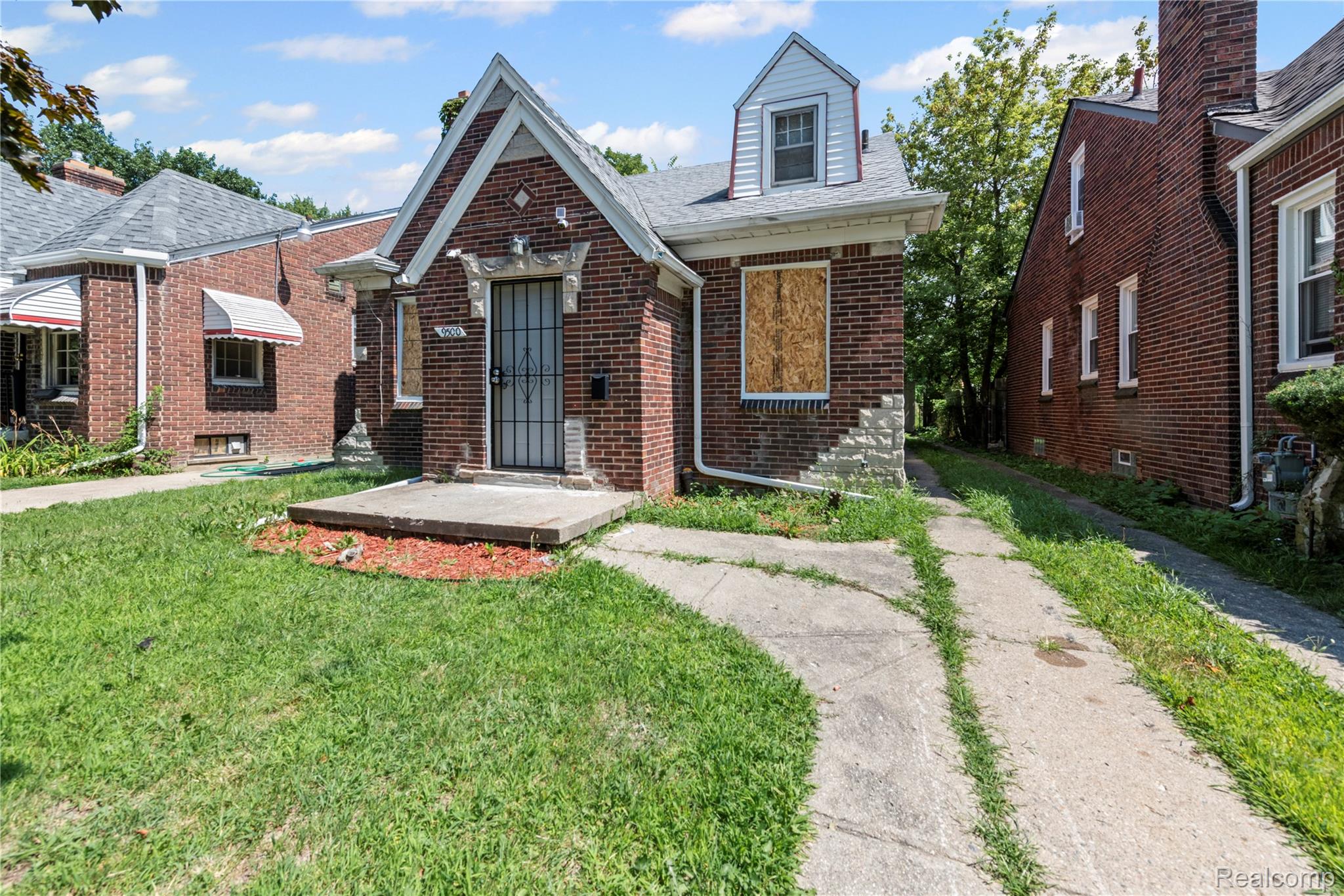 9500 Lakepointe Street