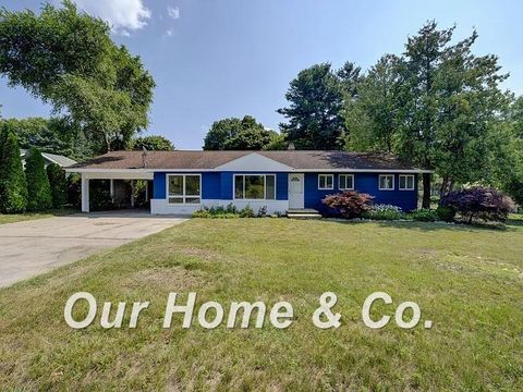 6072 Center Road Peninsula Township MI 49686
