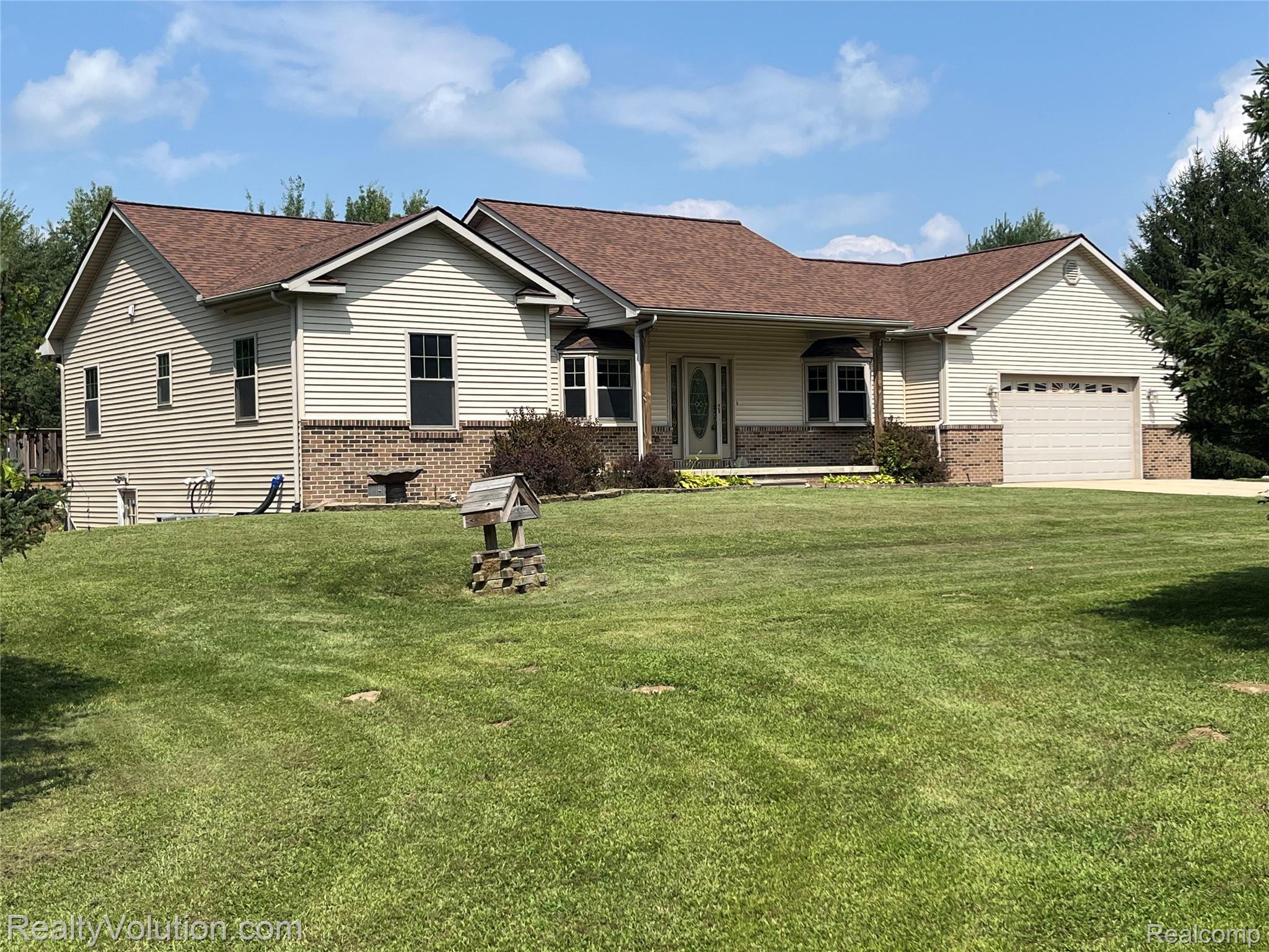 5885 Skyview Drive