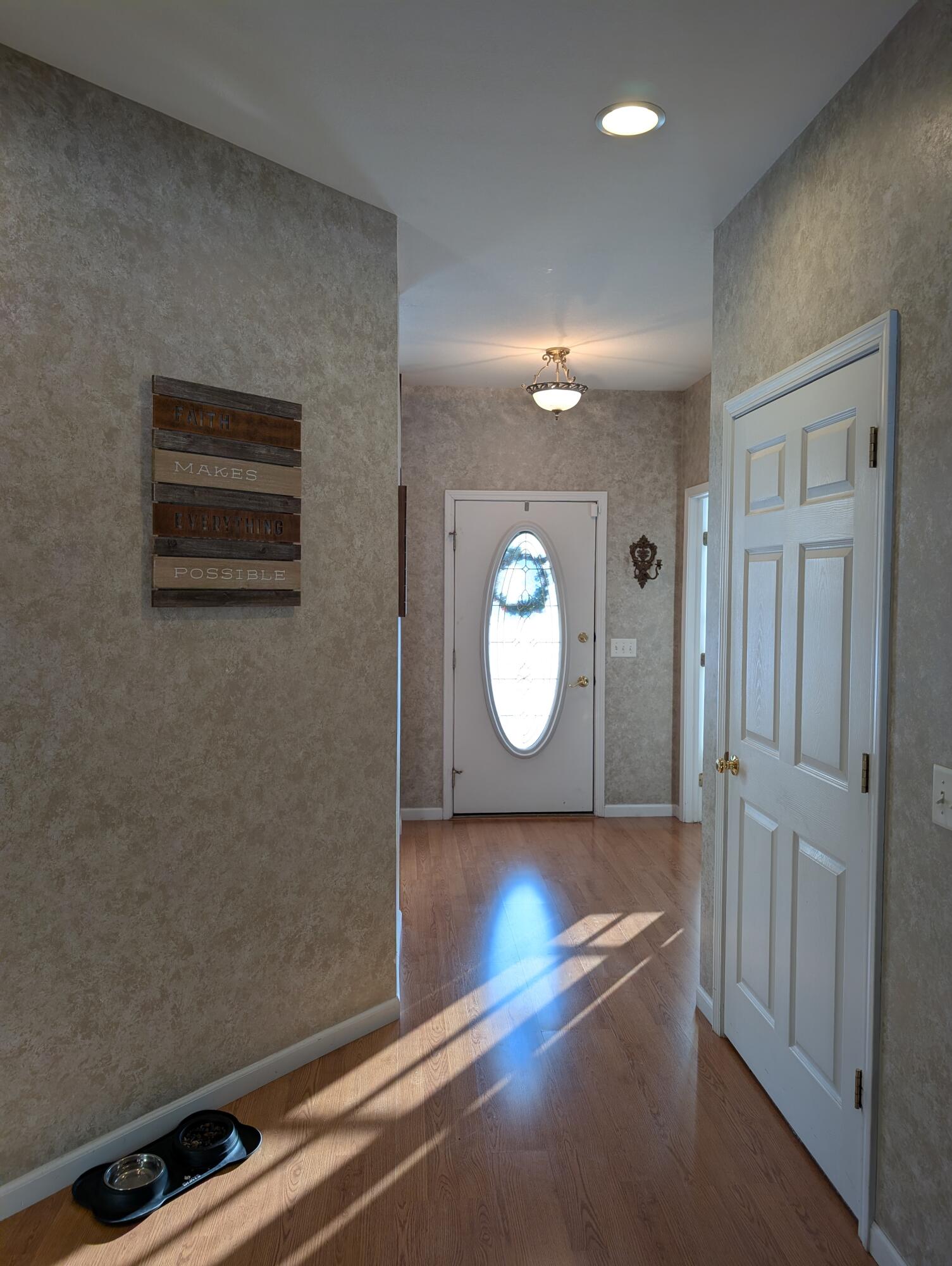 1040 N Robinhood Drive